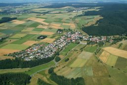 Luftaufnahme des Ortsteils Oberquembach